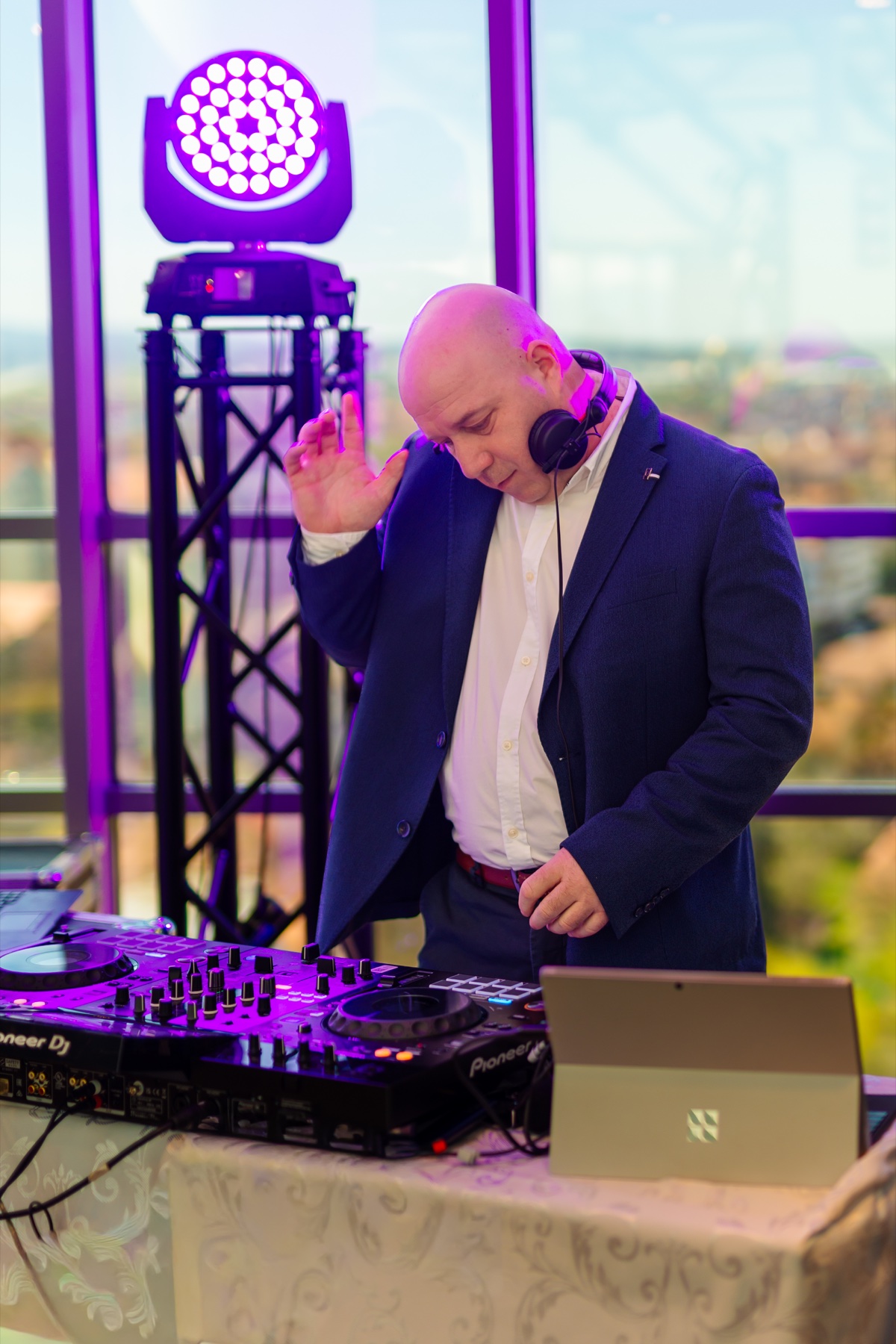 DJ și MC Alex D. la pupitru